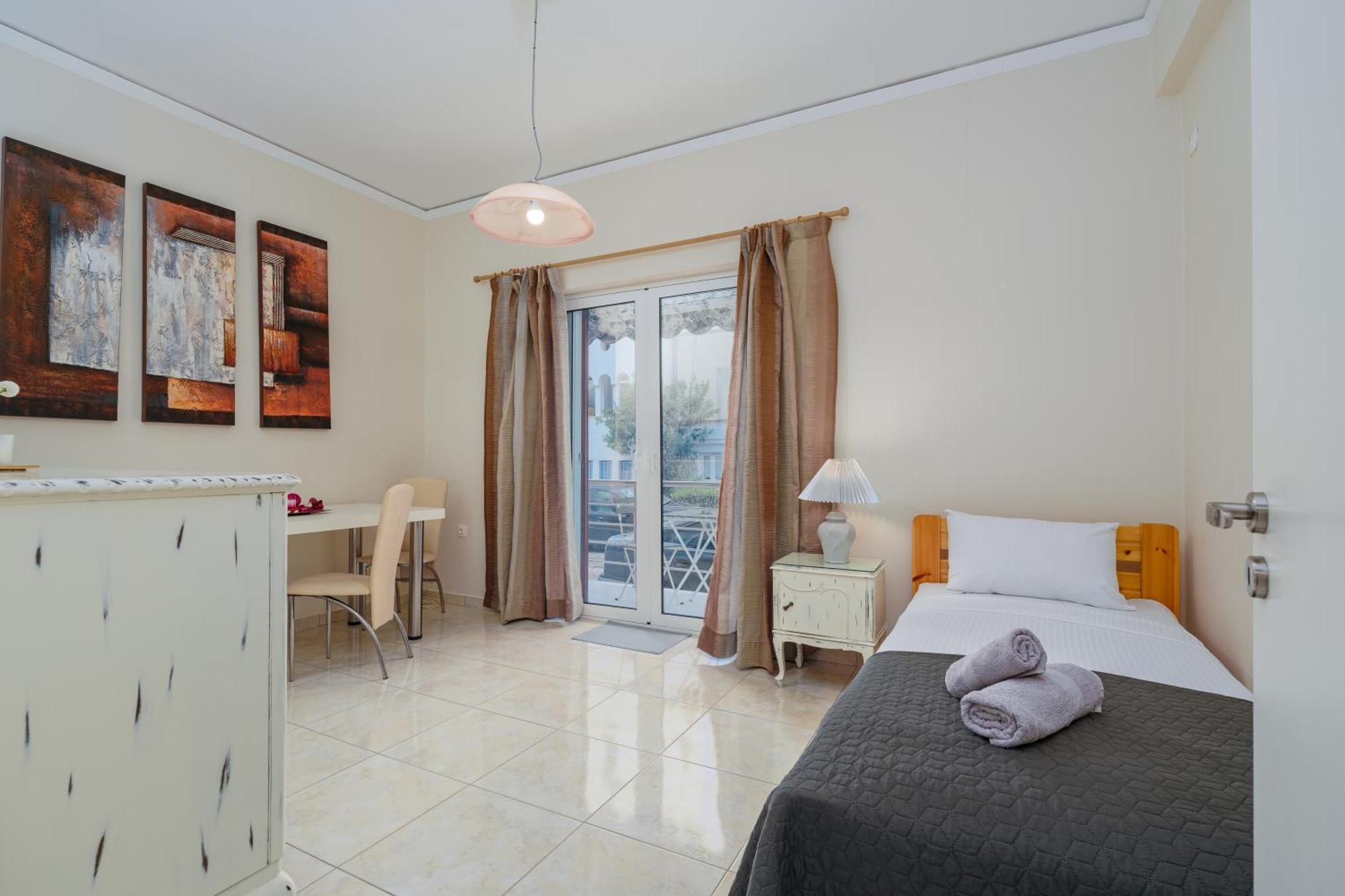 Nostos Apartment, With A Spacious Backyard Artemida  Buitenkant foto